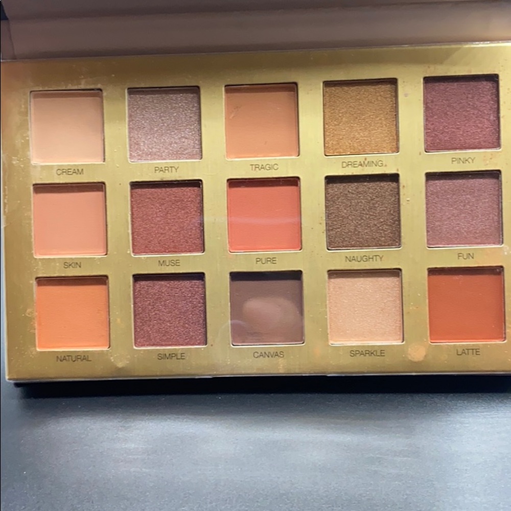 Eyeshadow palette